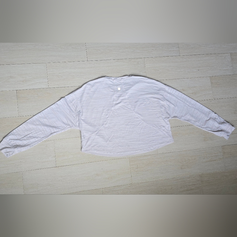 Lululemon Athletica Light Gray Patterned Long Sleeve